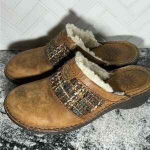 Ugg Mules Slippers Womens 5 Sheepskin Lined tan woven stitch cozy comfort